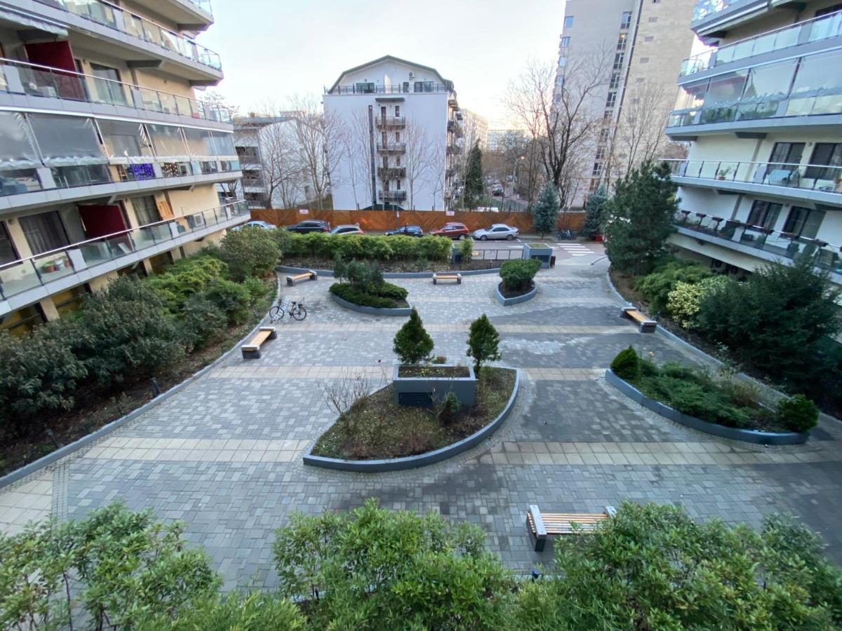 Green Apartment 214 With Private Parking Bucarest Extérieur photo