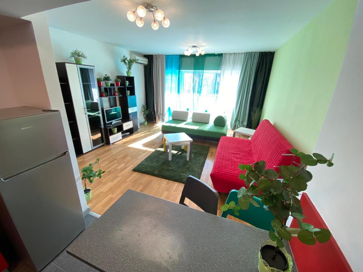 Green Apartment 214 With Private Parking Bucarest Extérieur photo