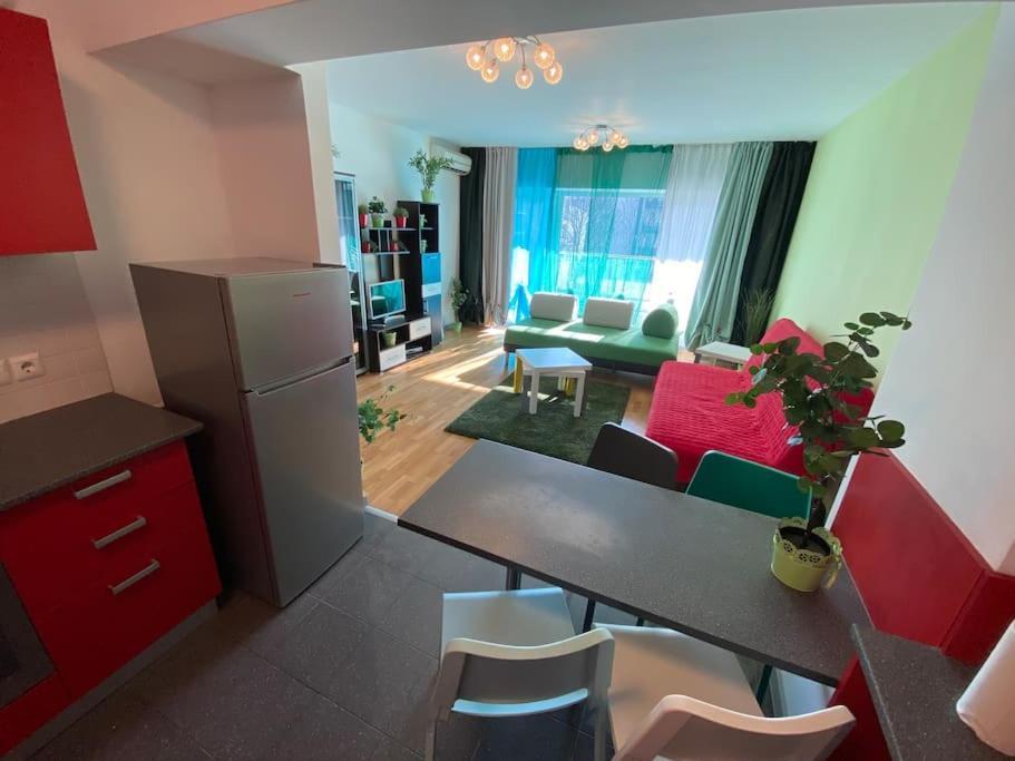 Green Apartment 214 With Private Parking Bucarest Extérieur photo