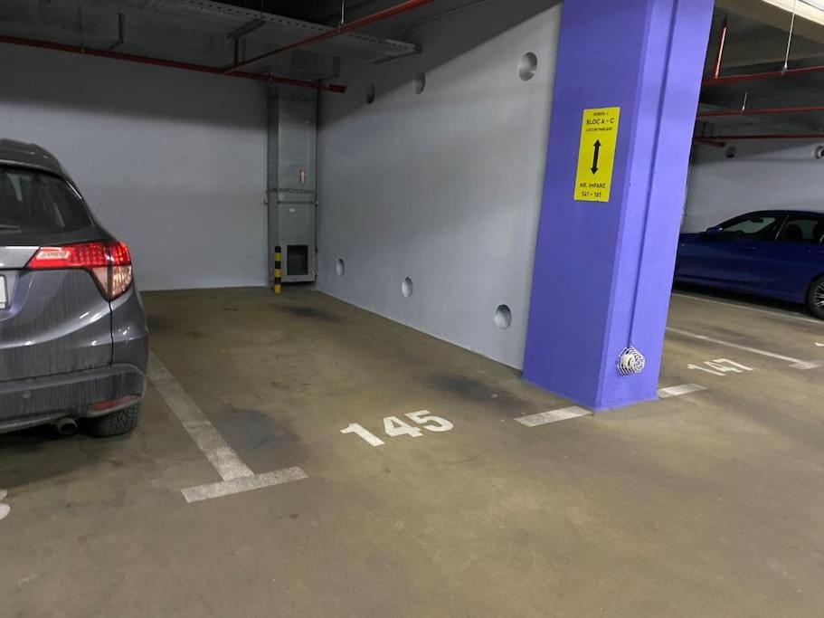 Green Apartment 214 With Private Parking Bucarest Extérieur photo